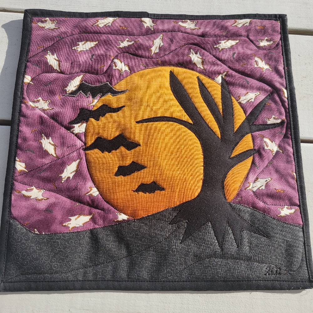 Quilted Halloween Decorative Panel ~ Handmade ~ Bats Ghosts Moon ~ GUC